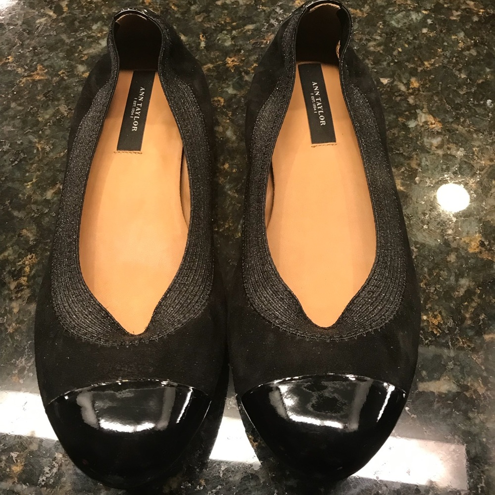 NWOT AnnTaylor Black Suede Flat Patent Toe Sz 6.5